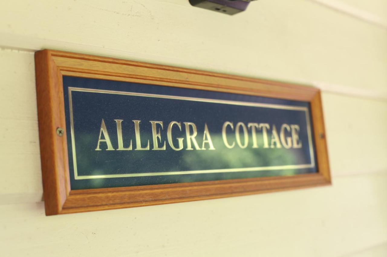 Allegra Cottage Of לאורה מראה חיצוני תמונה